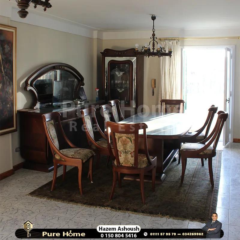 شقة مفروشة للايجار - الازاريطة - خطوات من كلية الطب