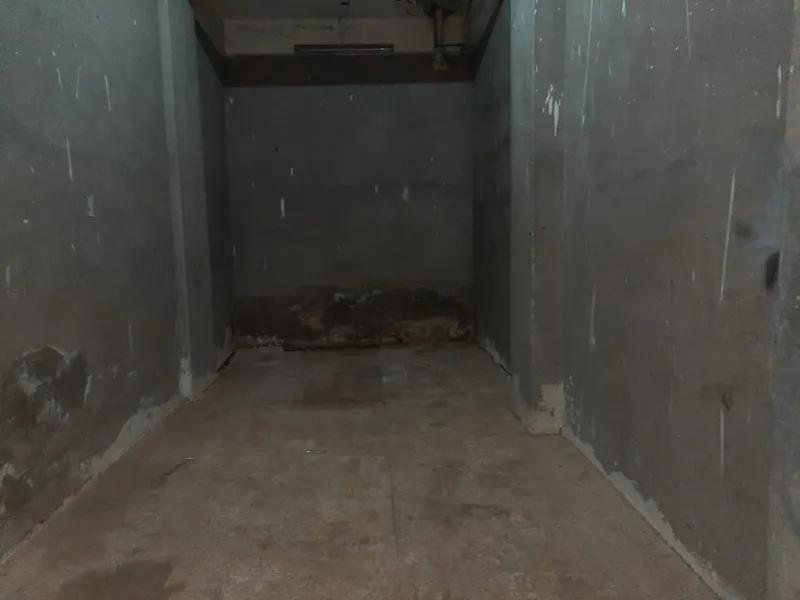 محل في شارع داخلي