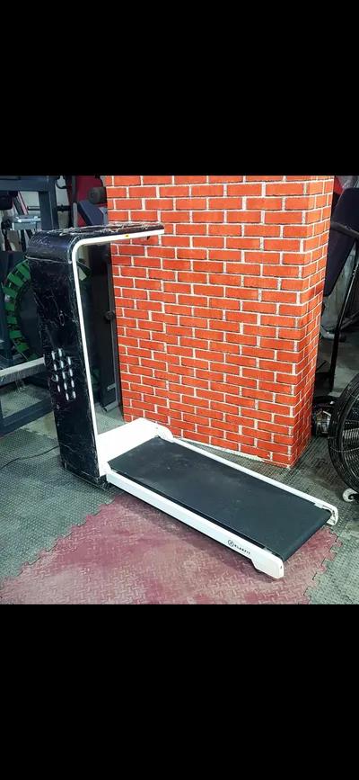 مشاية كهربائية استخدام شهرين لحد وزن ٩٠ كيلو في القاهرة, القاهرة الجديدة - 6,500 جنيه