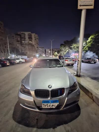 للبيع بي ام ٣٢٠  in Cairo, Hadaeq El Qoba - 650,000 EGP