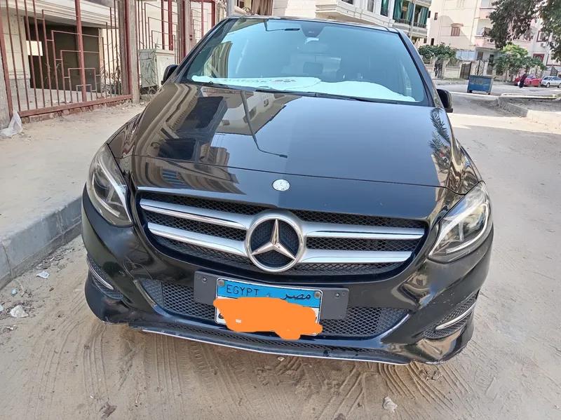 مرسيدس B180 موديل 2015 عداد 162 ألف المعاينة دمياط الجديدة بها مرمةخفي