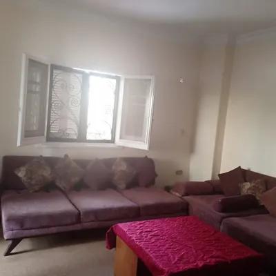 ركنه عشره متر اربع قطع وطاوله كبيره في القاهرة, القاهرة الجديدة - 9,000 جنيه