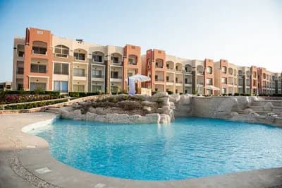 للبيع شاليه بالسعر الأصلي 66 ألف تايم شير علبحر 4 أفراد 93 م in البحر الأحمر, مرسى علم - 66,000 EGP