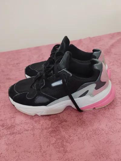 adidas 38 نظيف في الجيزة, 6 أكتوبر - 1,000 جنيه