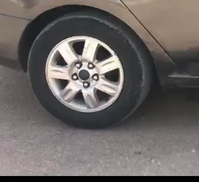 طقم جنوط كيا كارينز ٢٠١٠ حالة ممتازة للبيع  in Cairo, Gesr Al Suez - 9,000 EGP
