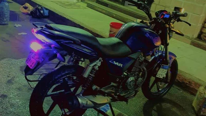 مكنه بنيلي Vlr ٢٠١٥ حاله كويسه رخصه ساريه لحد سته الجي ٢٠٢٦