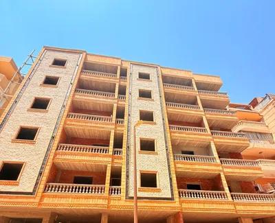 شقه واجهه 120م في موقع مميز في حدايق الاهرام بمقدم35 ٪ في الجيزة, حدائق الاهرام - 1,920,000 جنيه