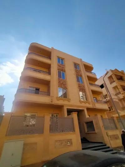 شقه للايجار 200 متر تشطيب كامل في قلب الشيخ زايد في الجيزة, الشيخ زايد, الحي السابع - 25,000 جنيه