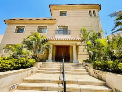 فيلا منفصله للبيع في مدينة الشروق في القاهرة, مدينة الشروق - 24,500,000 جنيه