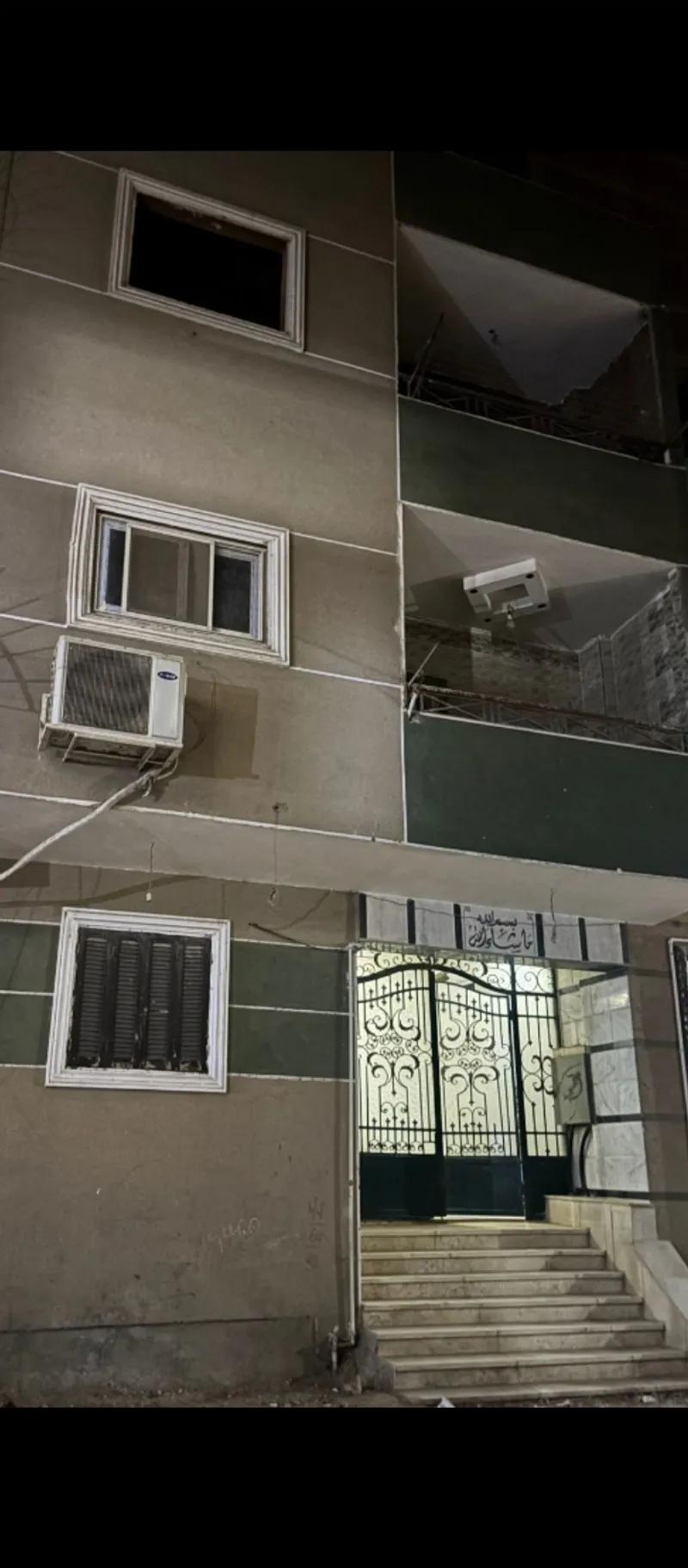 منزل 140متر مكون من 3ادوار وبدروم للبيع في بيرتي جسر السويس