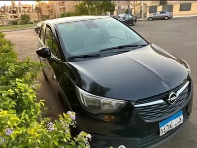 اوبل كروس لاند موديل ٢٠٢٠ . مالك من الزيرو والسيارة فابريكا بالكامل in Giza, Sheikh Zayed - 690,000 EGP