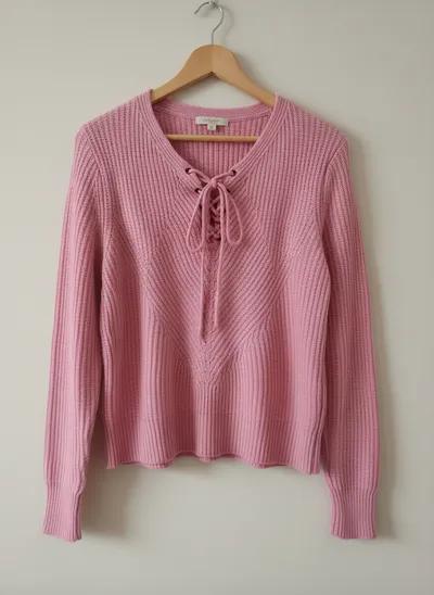 بلوزة صوف وردي أنيقة بتصميم رباط عصري – ناعمة ومريحة في القاهرة, شبرا - 20 جنيه