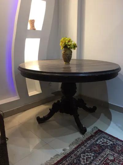 للبيع ترابيزه خشب زان مستديره بحاله ممتازه في القاهرة, مدينة نصر - 2,000 جنيه