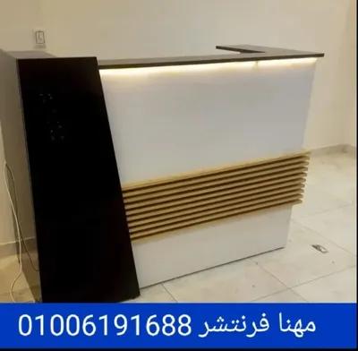 مكتب سكرتارية أبيض قاطوع أسود طولى in Giza, Mohandessin - 15,200 EGP