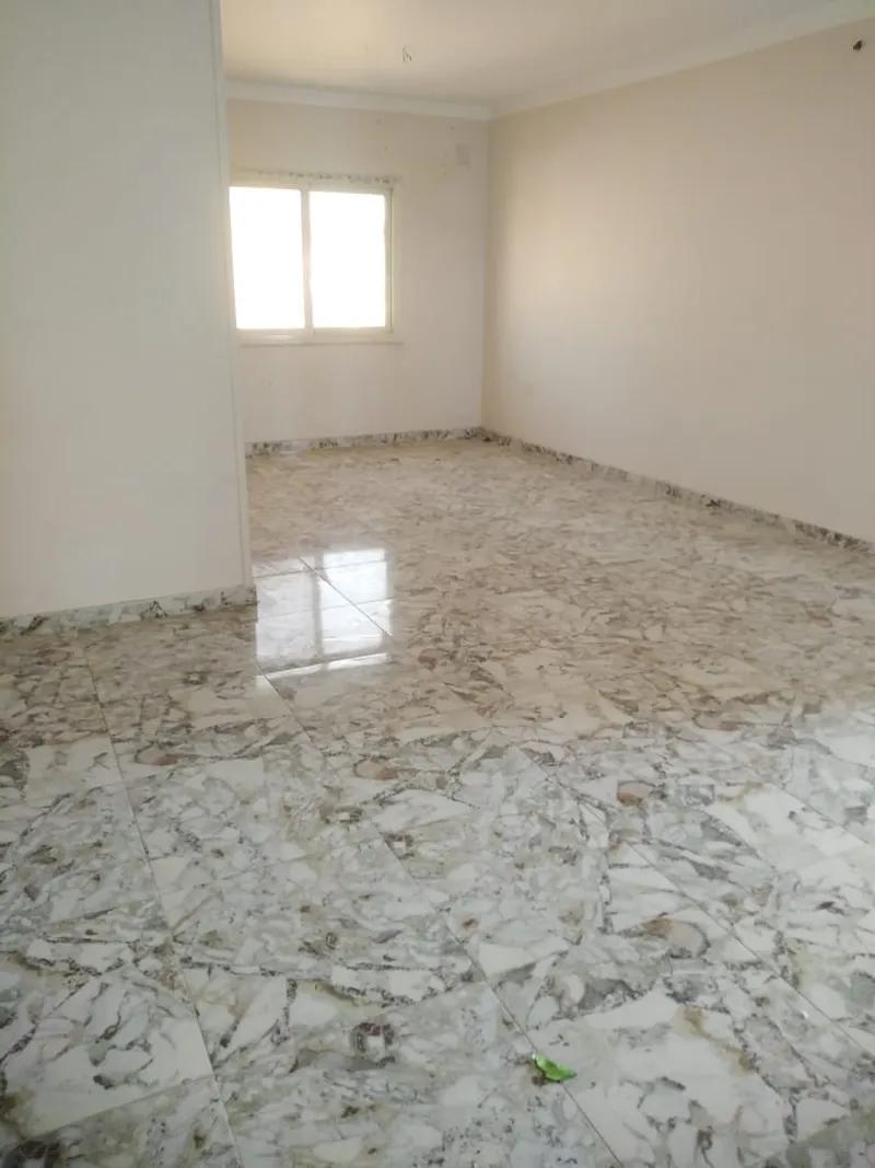 رووف للايجار في المعارج العلوي بالقرب من الطريق الدائري