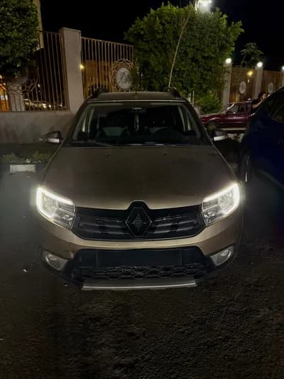 رينو سانديرو استيب واي  in Cairo, 15th of May - 620,000 EGP