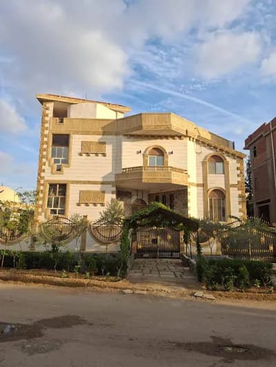 فيلا في الشروق الحي الثاني غرب in القاهرة, مدينة الشروق - 1,500,000 EGP